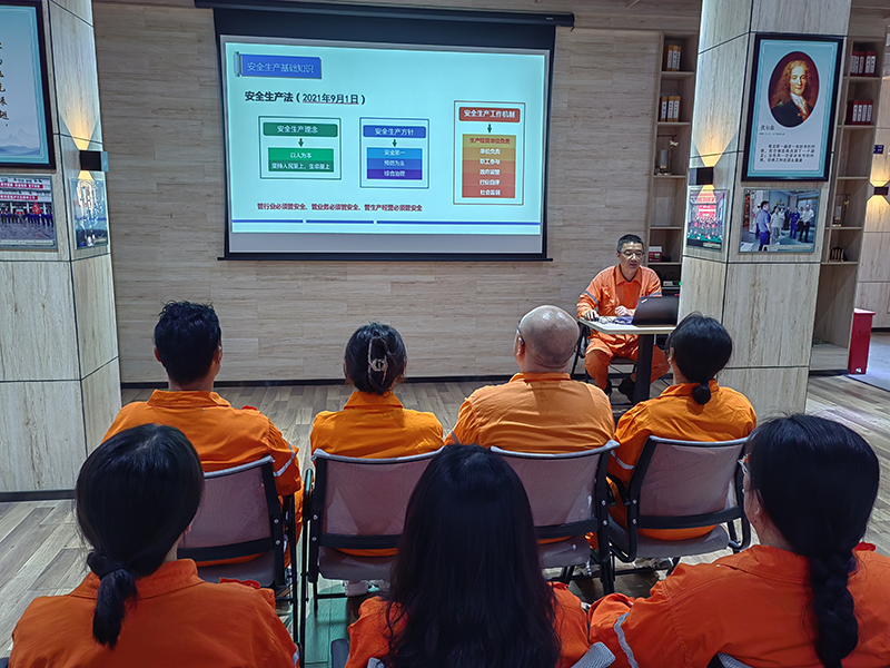 弘旭公司开展安全生产月专题培训(图1)