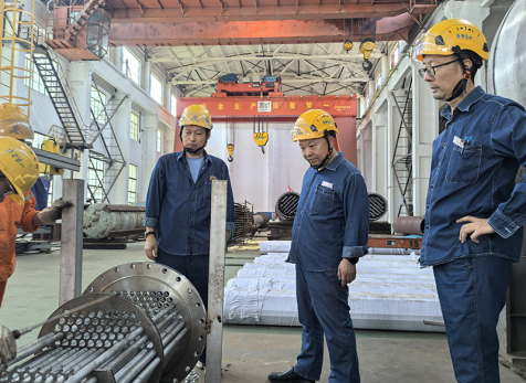 弘旭公司总经理刘小东带队督导设备制造安全生产专项检查
