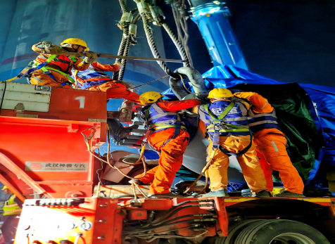 星光奋进路 方圆红旗耀 ——弘旭公司十二月攻坚纪实